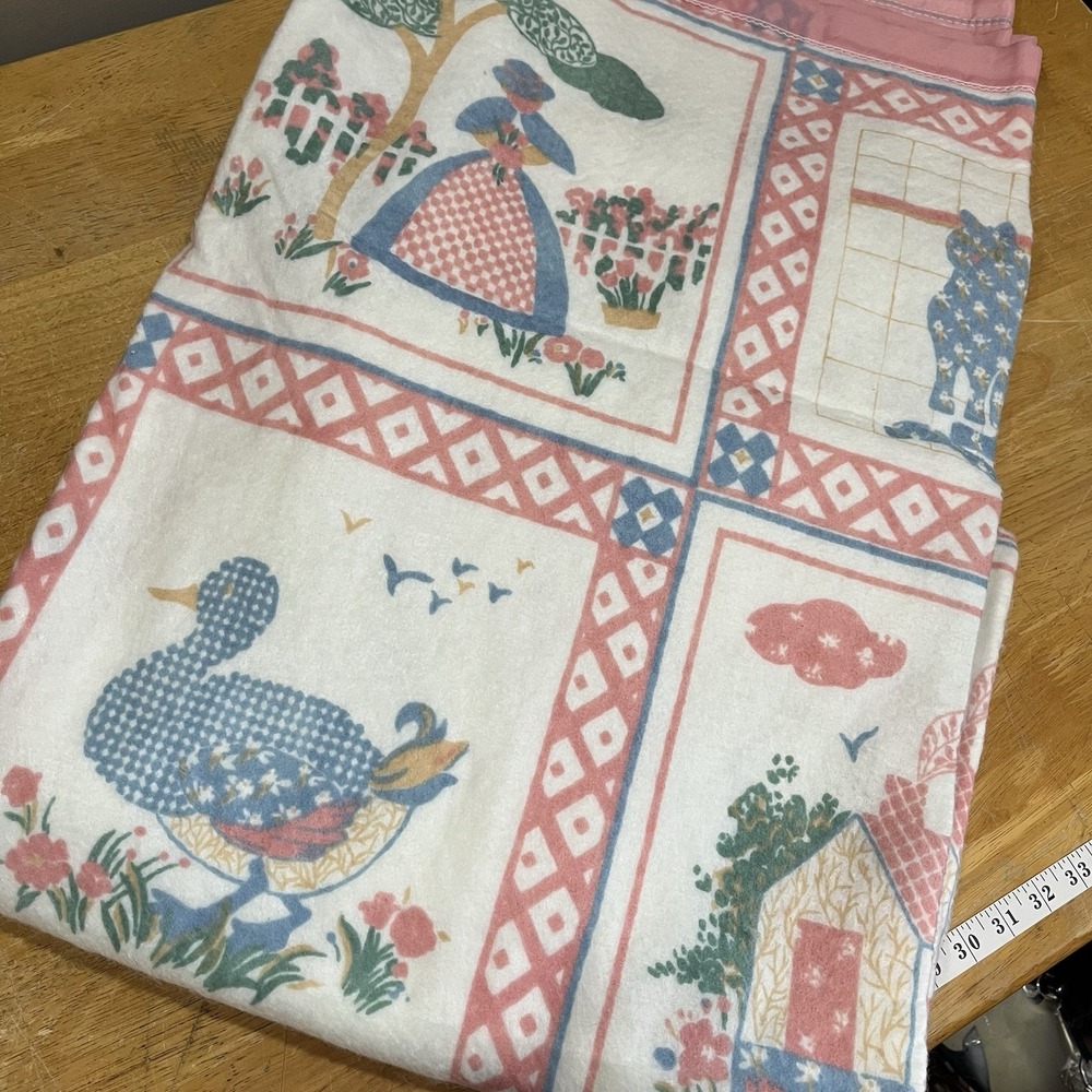 Beacon Country Patch Blanket Acrylic‎ Pink Poly Twin Full Garden Duck Satin Trim